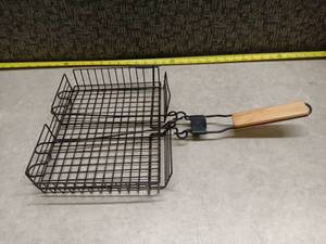 lot 1335 image: Cooking Basket w Wooden Handle For the Grill andor Camping