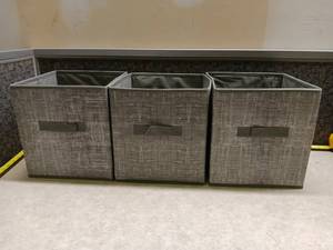 lot 1337 image: Songmics 3-Pack Fabric Storage Bins with Handles