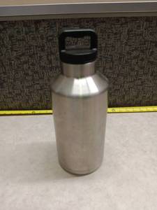 lot 1363 image: Stainless Steel Insulated Growler Bottle w Handle