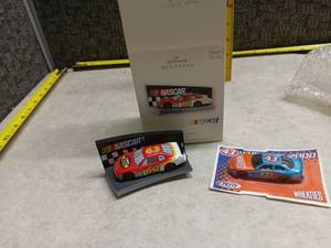 lot 1368 image: Hallmark Keepsake NASCAR #63 Die-Cast Model Car w #43 Wheaties