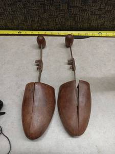 lot 1373 image: Vintage Wooden Shoe Tree Stretcher Forms Adjustable, Set of 2.
