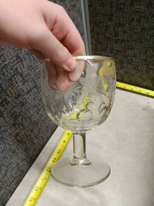 lot 1376 image: Vintage Etched Glass Stemmed Wine Goblet w Gold Trim.- Set of 12