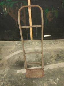 lot 5021 image: Heavy-Duty Hand Truck Dolly w Pneumatic Wheels
