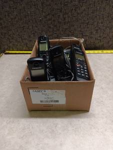 lot 1406 image: Panasonic Cordless Phone System KX-TG Series Handsets Base Station Lot