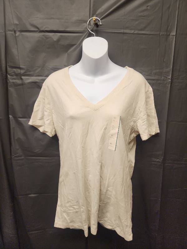 lot 71267 image: Womens Beige V-Neck Short Sleeve T-Shirt (Size M) - Retail $8