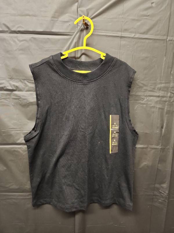 lot 71271 image: Kids Gray Sleeveless Tank Top (Size S 67) - Retail $8