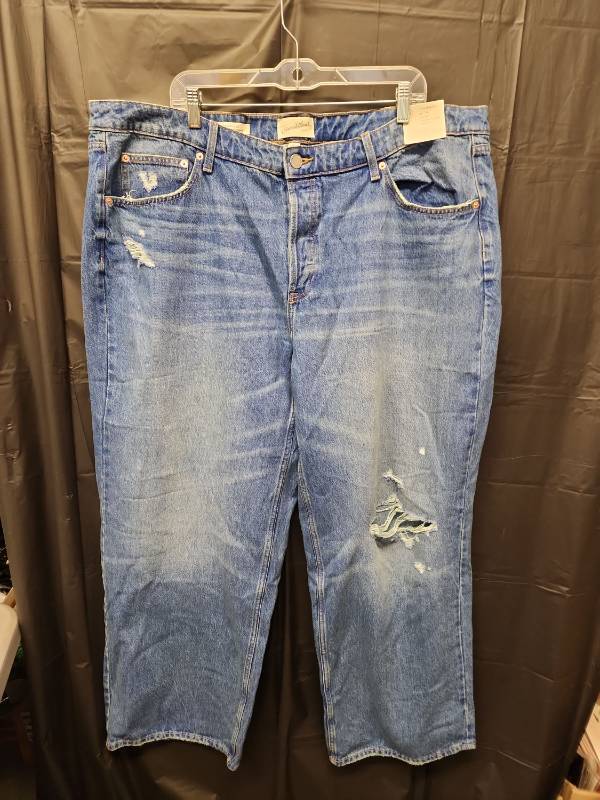 lot 71284 image: Universal Thread, Mid Rise 90s Baggy Relaxed Hipp &Thigh Baggy Leg (Size 22Reg) - Retail $35