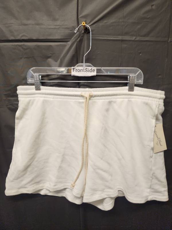 lot 71303 image: Universal Thread, White Cotton Drawstring Shorts (Size L) - Retail $15