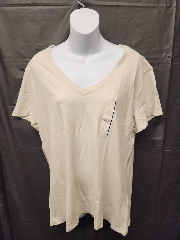 lot 71315 image: Universal Thread, Beige V-Neck Short Sleeve T-Shirt (Size M) - Retail $8
