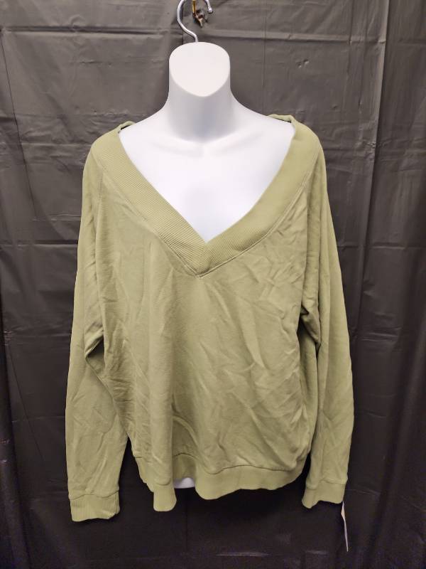 lot 71325 image: Universal Thread, Olive Green V-Neck Pullover Sweater (Size L) - Retail $25