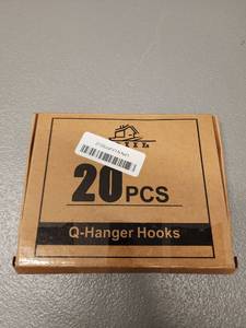lot 70976 image: Q-Hanger Hooks 20 Piece Set Black Metal - Retail $10