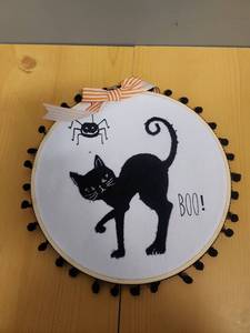 lot 71050 image: Embroidery Hoop Wall Art Halloween Cat Spider BOO Decoration - Retail $0