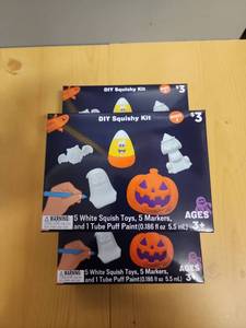 lot 71058 image: DIY Squishy Kit 5 White Squish Toys 5 Markers Puff Paint 0.186 fl oz (Lot of 3) - Retail $10