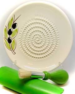 lot 14223 image: BonCera Premium Ceramic Garlic Grater Plate Set