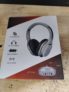 lot 1119 image: RF Wireless Hi-Fi Stereo Headphones 330ft Range with Optical RCA AUX