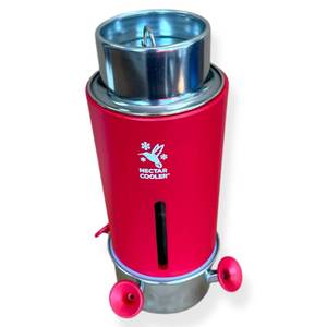 lot 10031 image: Insulated Hummingbird Feeder Keeps Nectar Cooler & Fresh Longer