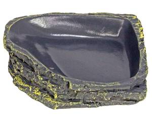 lot 14479 image: Resin Corner Reptile Food and Water Dish