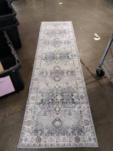 lot 17129 image: Persian-Style Runner Rug with Geometric Pattern