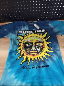 lot 18360 image: Sublime 40oz to Freedom Graphic T-Shirt Tie Dye Blue, Small