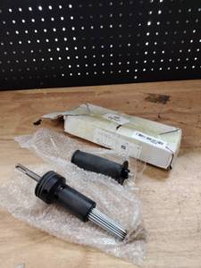 lot 18400 image: Industrial Hydraulic Cylinders and Components Kit