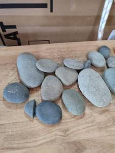lot 19474 image: Decorative River Rocks, 17Pcs.
