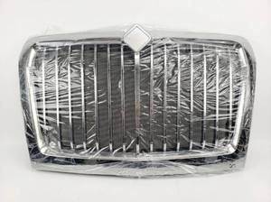 lot 11375 image: Automobile Front Grille w Diamond Emblem