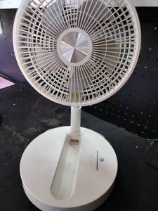 lot 13488 image: Foldable Fan Model P2000 Portable 5V USB Charging