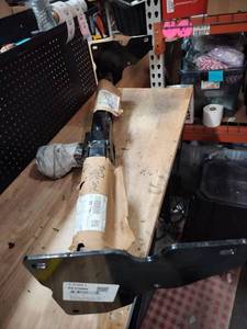 lot 17294 image: Class 3 Trailer Hitch Receiver 2in