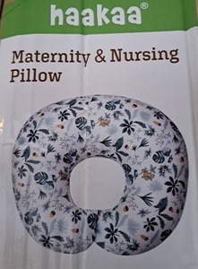 lot 1443 image: haakaa Maternity & Nursing Pillow X004Q7B8BT