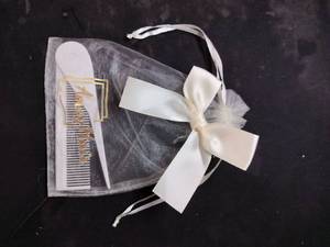 lot 35201 image: Amoy Hair White Comb with Organza Pouch