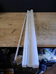 lot 1479 image: Window Blinds, 27 Wide, White