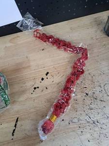 lot 2270 image: Red hair extensions