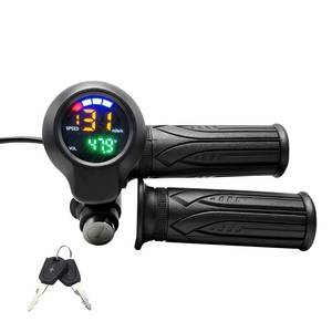 lot 1569 image: A 48V Ebike Throttle with Colored LCD Display, Key Lock 6 Pin Full Twist Throttle for Speed Control Battery Display, Rubber Grip Ergonomic Design, Replacement for E-Bikes, Scooters, Motorized Bike Kits