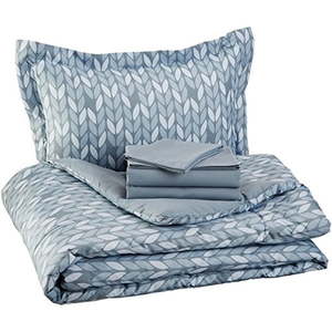 lot 13604 image: Basics 5-Piece Microfiber Comforter Bedding Set Twin