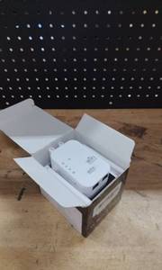 lot 18276 image: WiFi Extender Model 269800121211