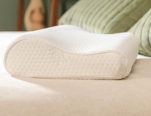 lot 1541 image: Tempur-Pedic Pillow White Contoured Memory Foam