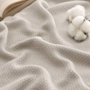 lot 17579 image: Herringbone Weave Bedding Set with Cotton Blanket