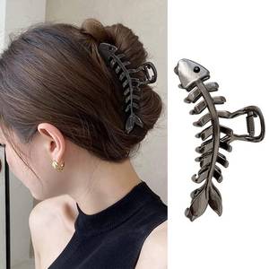 lot 18421 image: Belsita Fish Bone Hair Clip Large Metal Black