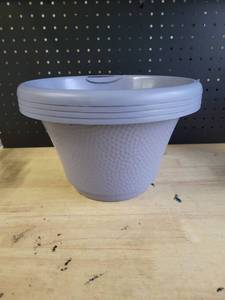 lot 19815 image: 4 Pack Planters with Water Drainage Catchers (One Broken Piece)
