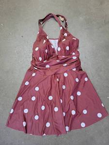 lot 20289 image: Polka Dot Halter Dress 3XL Brown White