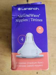 lot 20318 image: Lansinoh NaturalWave Nipples Teethes Size 4 Medium Flow 4 Pack