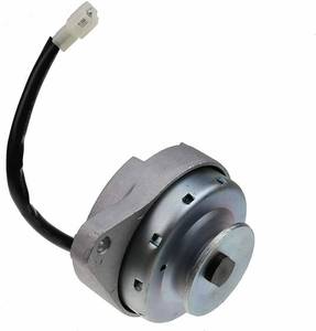 lot 7819 image: Solarhome 12V 20A Alternator for John Deere Tractor