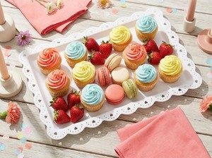 lot 1830 image: Plastic dessert trays for weddings parties etc