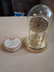 lot 14 image: Seth Thomas Anniversary Clock Glass Dome Pendulum