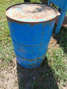 lot 18 image: Empty 55g drum line rust see picture