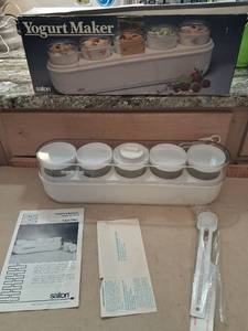 lot 25 image: Salton Yogurt Maker 5-Jar with Timer and Accessories