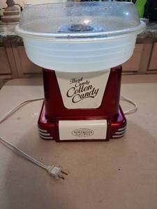 lot 63 image: Cotton candy maker