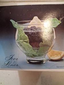 lot 65 image: Ice liners glass