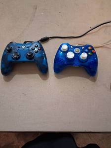 lot 70 image: 2 xbox controllers