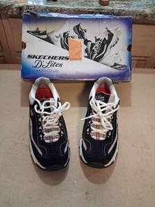 lot 95 image: Skechers DLites The Original Womens Sneakers Black Red White